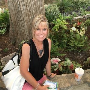 Meet your Posher, Dana